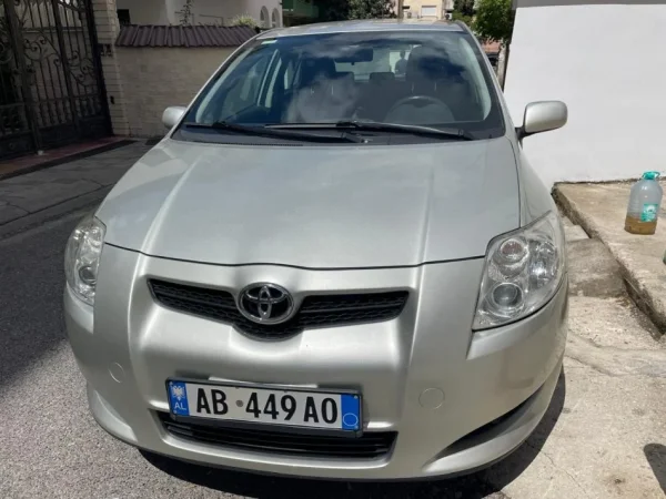 Toyota Auris Nafte, gri metalizato, Semi-automatik, Kondicioner, 276.000 km, 4.500 €