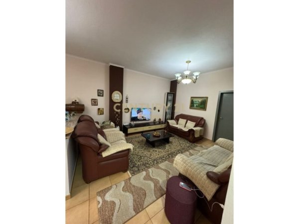 Tirane, shitet apartament 2+1 Kati 2, 100 m² 160.000 € 