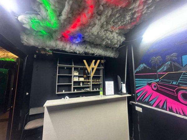 Tirane, jepet me qera ambjent biznesi Kati -1, 160 m² 1.000 € (MYSLYM SHYRI)