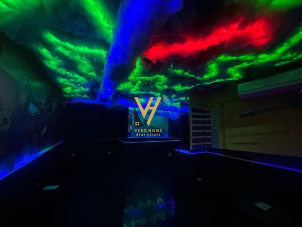 Tirane, jepet me qera ambjent biznesi Kati -1, 160 m² 1.000 € (MYSLYM SHYRI)