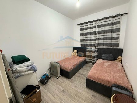 Tirane, shitet apartament 2+1+Ballkon Kati 2, 87 m² 140.000 € (Ali Demi, Kompleksi Mangalem)