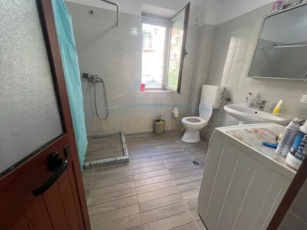 Tirane, shitet apartament 1+1 Kati 2, 74 m² 85.000 € 