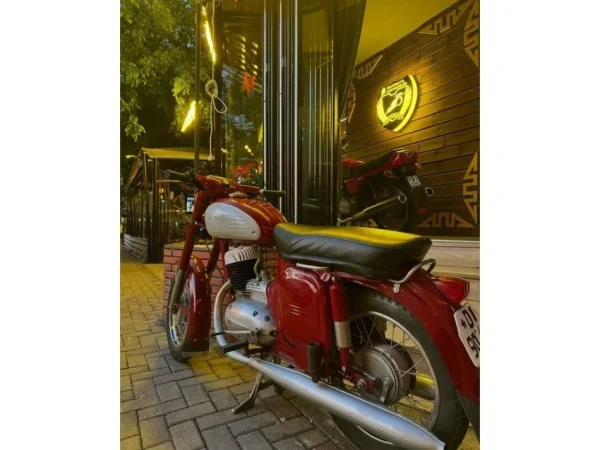 Tirane, shitet bar-kafe Kati 1, 150 m² 100.000 € 