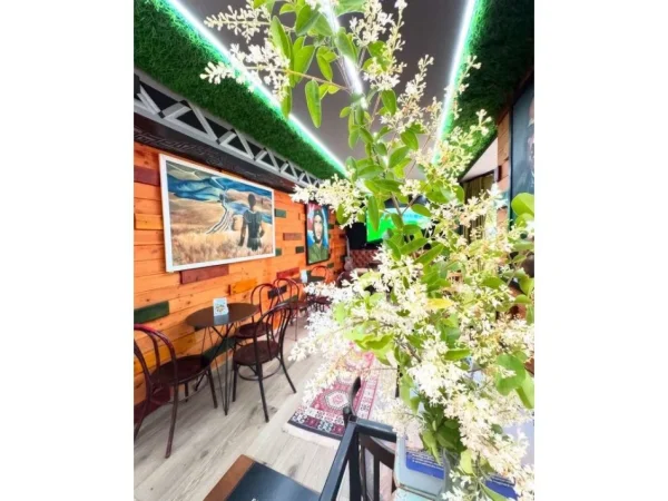 Tirane, shitet bar-kafe Kati 1, 150 m² 100.000 € 