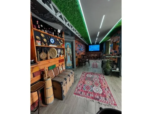 Tirane, shitet bar-kafe Kati 1, 150 m² 100.000 € 