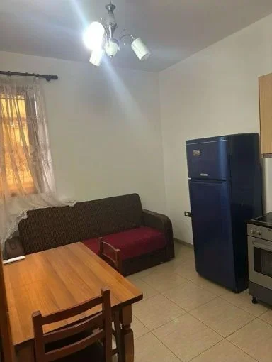 Tirane, jepet me qera apartament 1+1 Kati 0, 40 m² 320 € (rruga 5 maji)