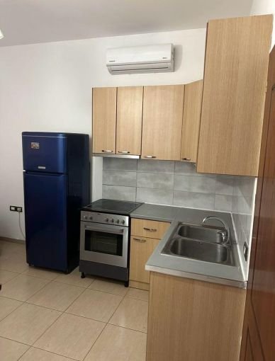 Tirane, jepet me qera apartament 1+1 Kati 0, 40 m² 320 € (bulevardi i ri)