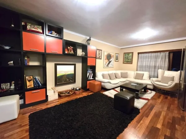 Shqiperi, shitet apartament 2+1 , 130 m² 225.000 € (brenda unazes vogel)