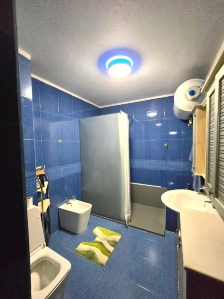 Shqiperi, shitet apartament 2+1 , 130 m² 225.000 € (brenda unazes vogel)