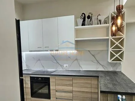 Tirane, shitet apartament 3+1 Kati 1, 117 m² 