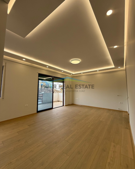 Tirane, shitet apartament 2+1+Ballkon Kati 1, 115 m² (Rruga 4 Deshomoret) 219.000Euro