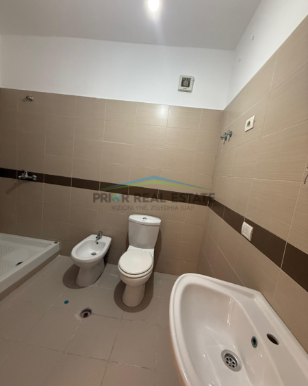 Tirane, shitet apartament 2+1+Ballkon Kati 1, 115 m² (Rruga 4 Deshomoret) 219.000Euro