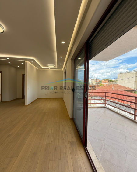 Tirane, shitet apartament 2+1+Ballkon Kati 1, 115 m² (Rruga 4 Deshomoret) 219.000Euro