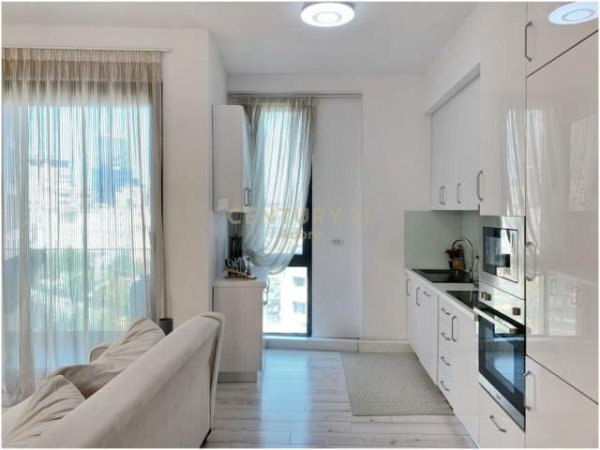 Tirane, jepet me qera apartament 2+1+BLK Kati 5, 115 m² 1.300 Euro (Rr. e Elbasanit)