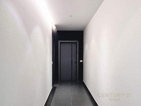 Tirane, jepet me qera apartament 1+1 Kati 4, 77 m² 480 Euro (21 Dhjetori)