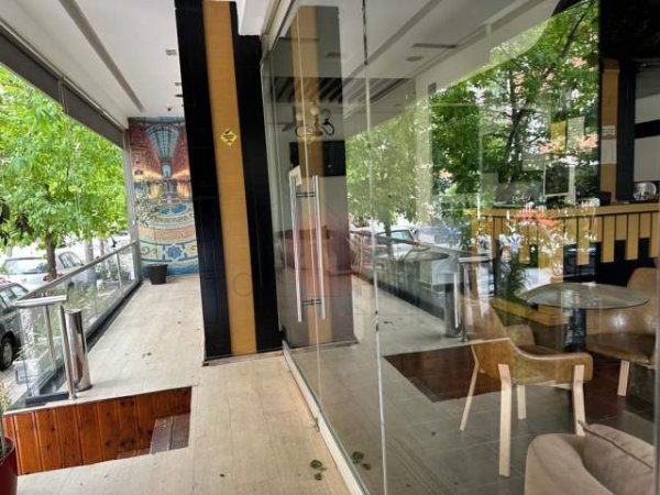 Tirane, jepet me qera lokal Kati 1, 80 m² 1.000 Euro (STACIONI TRENIT)