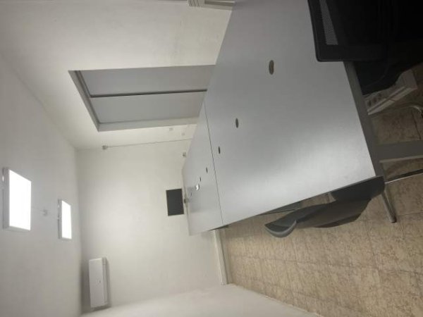 Tirane, jap me qera zyre Kati 2, 66 m² 550  (Rruga e kavajes, perballe kishes katolike)