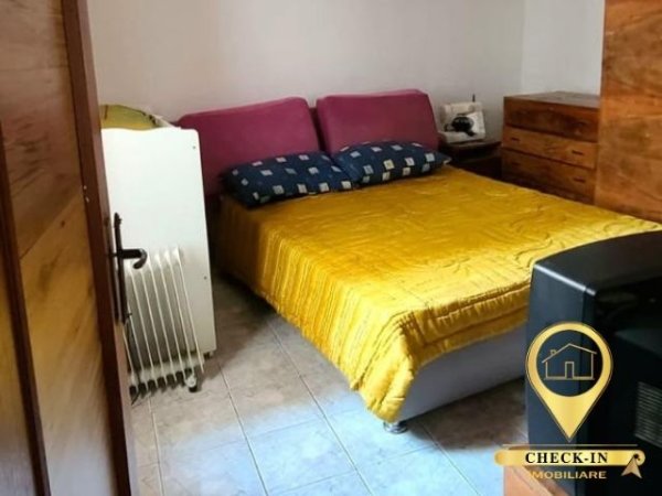 Tirane, shitet shtepi 1 Katshe Kati 0, 104 m² 150.000 Euro (Tek Medreseja)