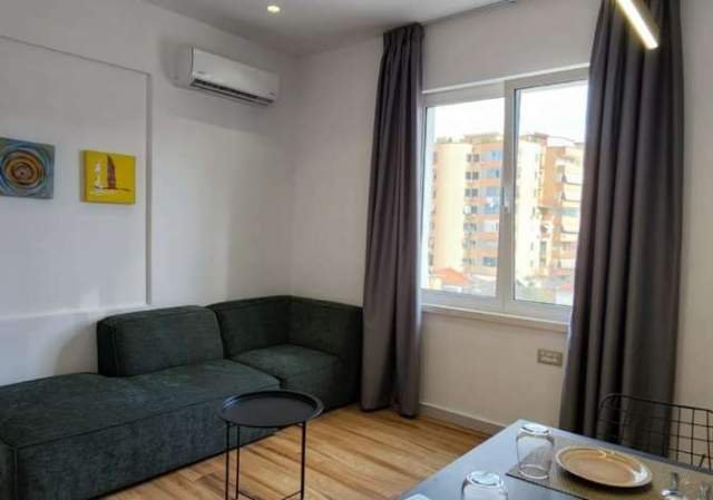 Tirane, jap me qera 30 m² 380 Euro