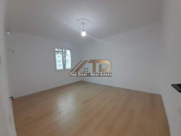 Tirane, shitet apartament 1+1+BLK Kati 4, 43 m² 78.000 Euro (Pazari i Ri)