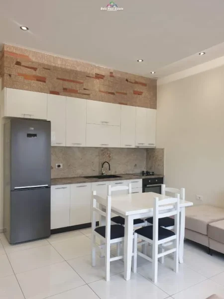 Tirane, jepet me qera Vile 2+1 Kati 3, 80 m² 450 Euro (Jordan Misja)