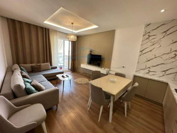 Tirane, jepet me qera apartament 2+1 Kati 11, 103 m² 600 Euro (Fusha e Aviacionit)