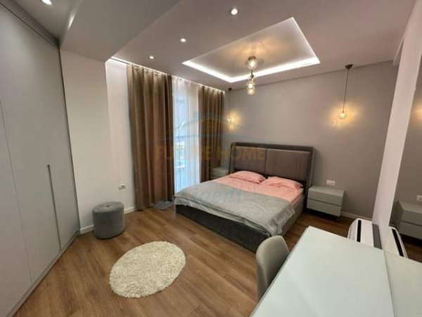 Tirane, jepet me qera apartament 2+1 Kati 11, 103 m² 600 Euro (Fusha e Aviacionit)