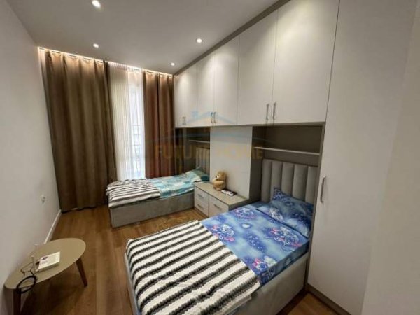 Tirane, jepet me qera apartament 2+1 Kati 11, 103 m² 600 Euro (Fusha e Aviacionit)