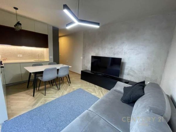 Tirane, jepet me qera apartament 1+1 Kati 7, 50 m² 600 Euro (Shkolla e Baletit)