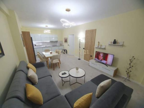Tirane, jepet me qera apartament 2+1+BLK Kati 4, 120 m² 460 Euro (ASTIR UNAZA E RE)