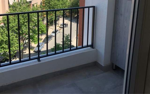 Tirane, jepet me qera apartament 1+1+BLK Kati 6, 65 m² 450 Euro (Ali Demi)