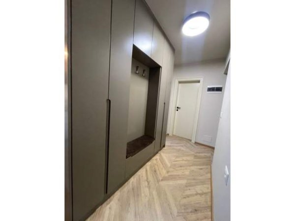 Tirane, jepet me qera apartament 1+1 Kati 7, 50 m² 600 Euro (Shkolla e Baletit)