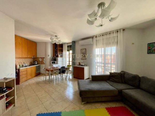 Tirane, shitet apartament 2+1+BLK Kati 9, 107 m² 140.000 Euro (21 Dhjetori)