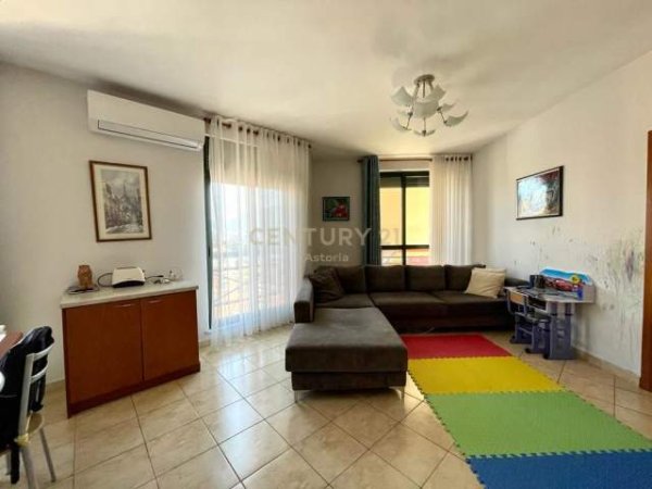 Tirane, shitet apartament 2+1+BLK Kati 9, 107 m² 140.000 Euro (21 Dhjetori)