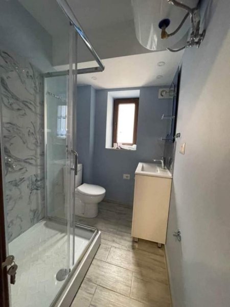Korce, jepet me qera apartament Kati 5, 65 m² 200 Euro