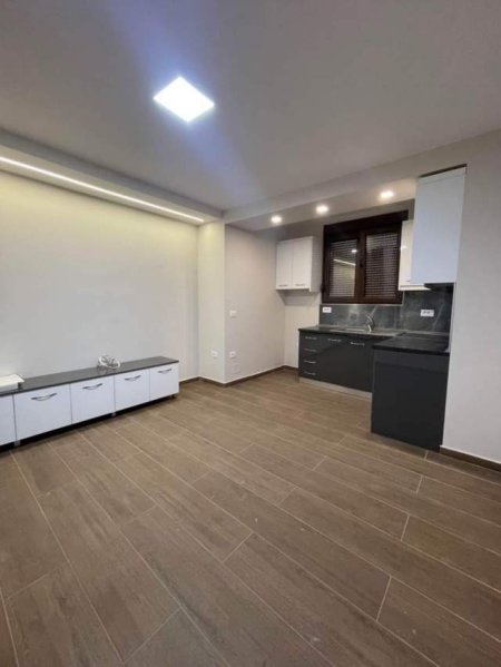 Korce, jepet me qera apartament Kati 5, 65 m² 200 Euro