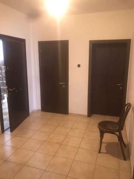 Korce, jepet me qera apartament 2+1+BLK Kati 5, 65 m² 19.000 Leke