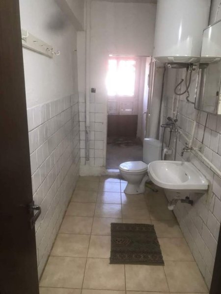 Korce, jepet me qera apartament 2+1+BLK Kati 5, 65 m² 19.000 Leke