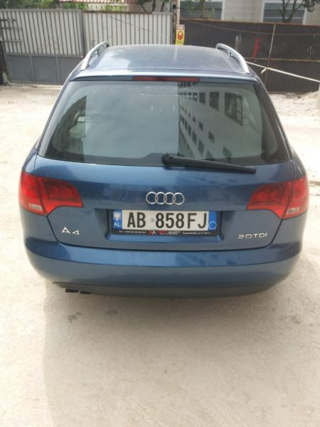 Tirane, shes makine Audi A4 Viti 2005,