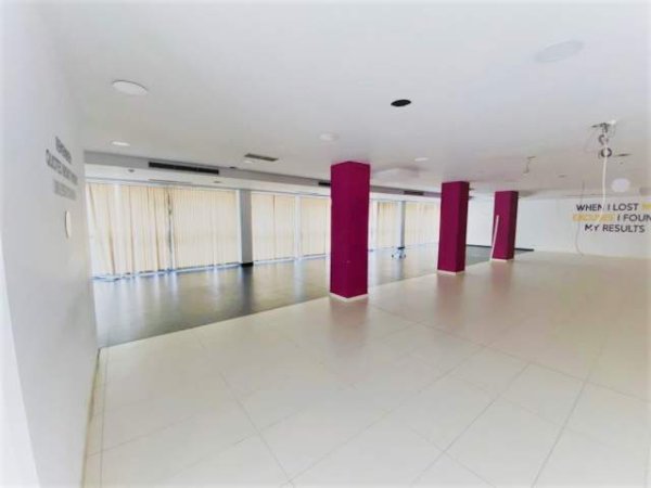 Tirane, jepet me qera ambjent biznesi Kati 1, 570 m² 9.832 Euro (SAMI FRASHERI)