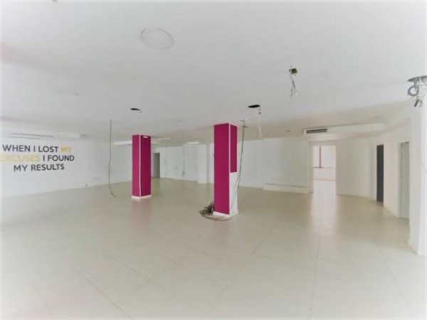 Tirane, jepet me qera ambjent biznesi Kati 1, 570 m² 9.832 Euro (SAMI FRASHERI)