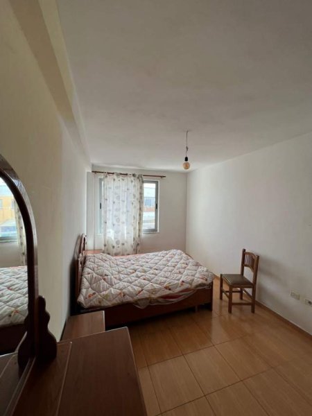 Tirane, shitet apartament 1+1+BLK Kati 8, 67 m² 70.000 Euro (Yzberisht)