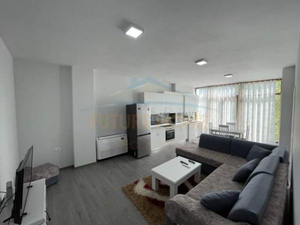 Korce, jepet me qera apartament 2+1+BLK Kati 2, 120 m² 30.000 Leke (Lagjia 9, Korce)