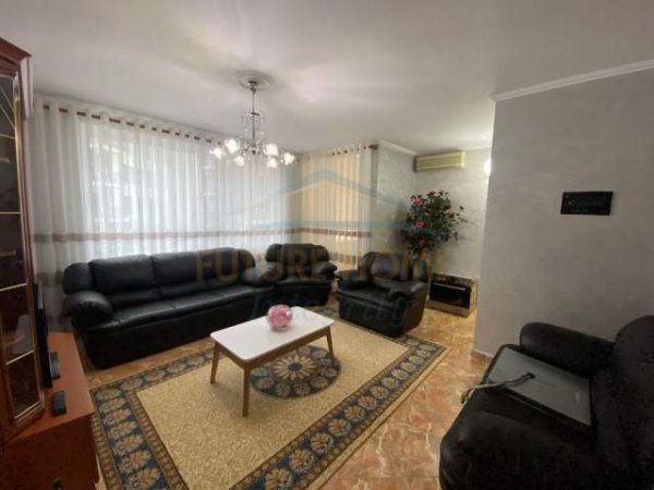 Tirane, jepet me qera apartament 1+1 Kati 3, 70 m² 600 Euro (Rruga e Kosovareve)