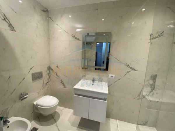 Tirane, jepet me qera apartament 1+1 Kati 3, 70 m² 600 Euro (Rruga e Kosovareve)