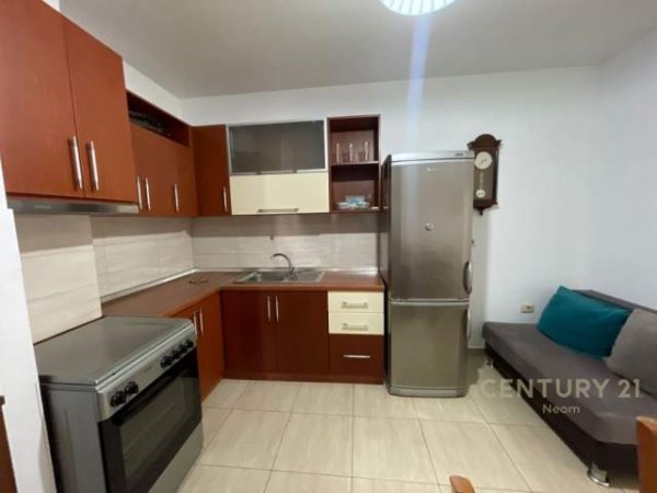 Tirane, jepet me qera apartament 1+1+BLK Kati 3, 75 m² 400 Euro (Rr.Ali Visha, Rruga e Elbasanit)