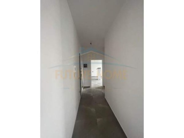 Tirane, jepet me qera apartament 1+1 Kati 2, 70 m² 500 Euro (Liqeni i Thate)
