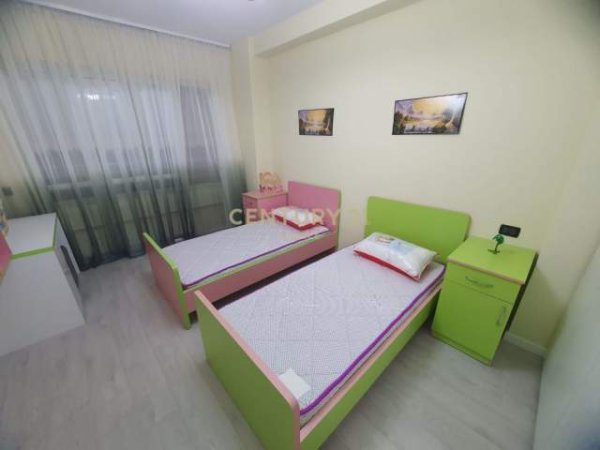 Tirane, jepet me qera apartament 2+1+BLK Kati 4, 120 m² 460 Euro (ASTIR UNAZA E RE)