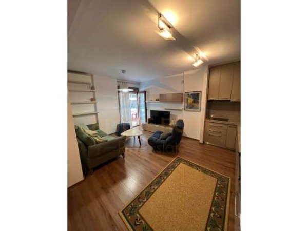 Tirane, jepet me qera apartament 2+1 Kati 3, 80 m² 500 Euro (Selvia)