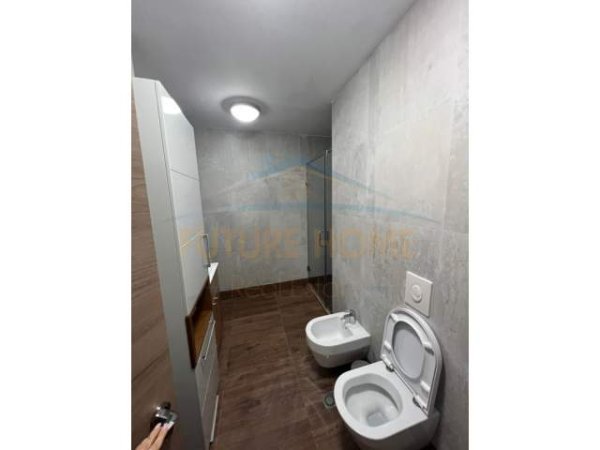 Tirane, jepet me qera apartament 2+1 Kati 3, 80 m² 500 Euro (Selvia)